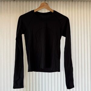 Lululemon athletic top